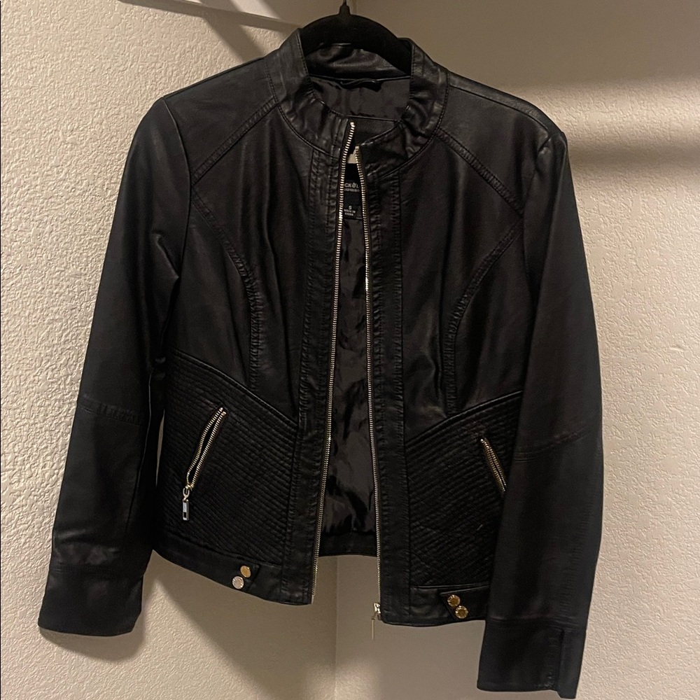 Elegant Black Leather Women's Jacket